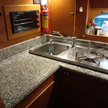 Ботель Boat4u Каваллино